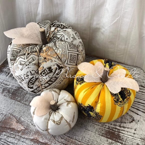 Harry Potter Hufflepuff Inspired Pumpkin Set 🦡 - Picture 3 of 6